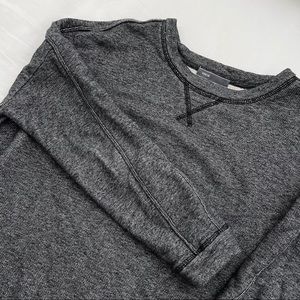 VINCE - Essential Crewneck Sweatshirt